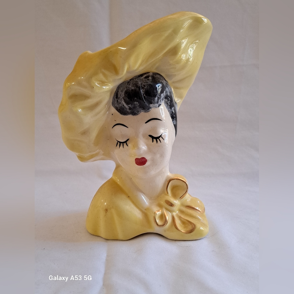 Large Glamor Girl Vase